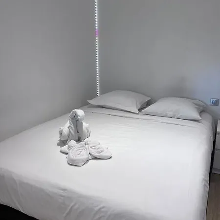 Le Bijou De Valrose - 4 Bedroom With Pool Lägenhet *