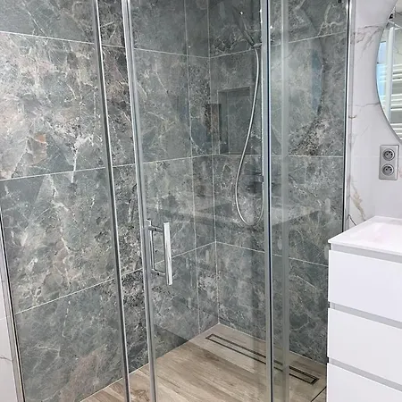 Le Bijou De Valrose - 4 Bedroom With Pool Apartment Nice